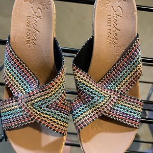 Sketchers luxefoam wedge sandal, never worn